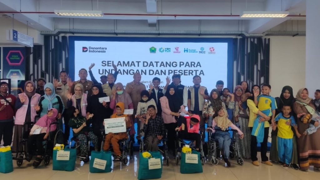 Pameran Produk Ekraf Cerebral Palsy di MCC Bersama YBM PLN PUSMANPRO UPMK II Surabaya