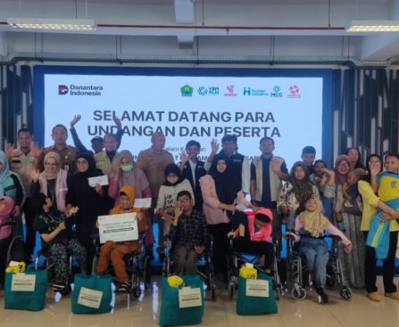 Pameran Produk Ekraf Cerebral Palsy di MCC Bersama YBM PLN PUSMANPRO UPMK II Surabaya