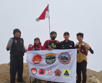 Difpala Seven Summits II Mendaki Tiga Puncak - di Puncak Gunung Welirang