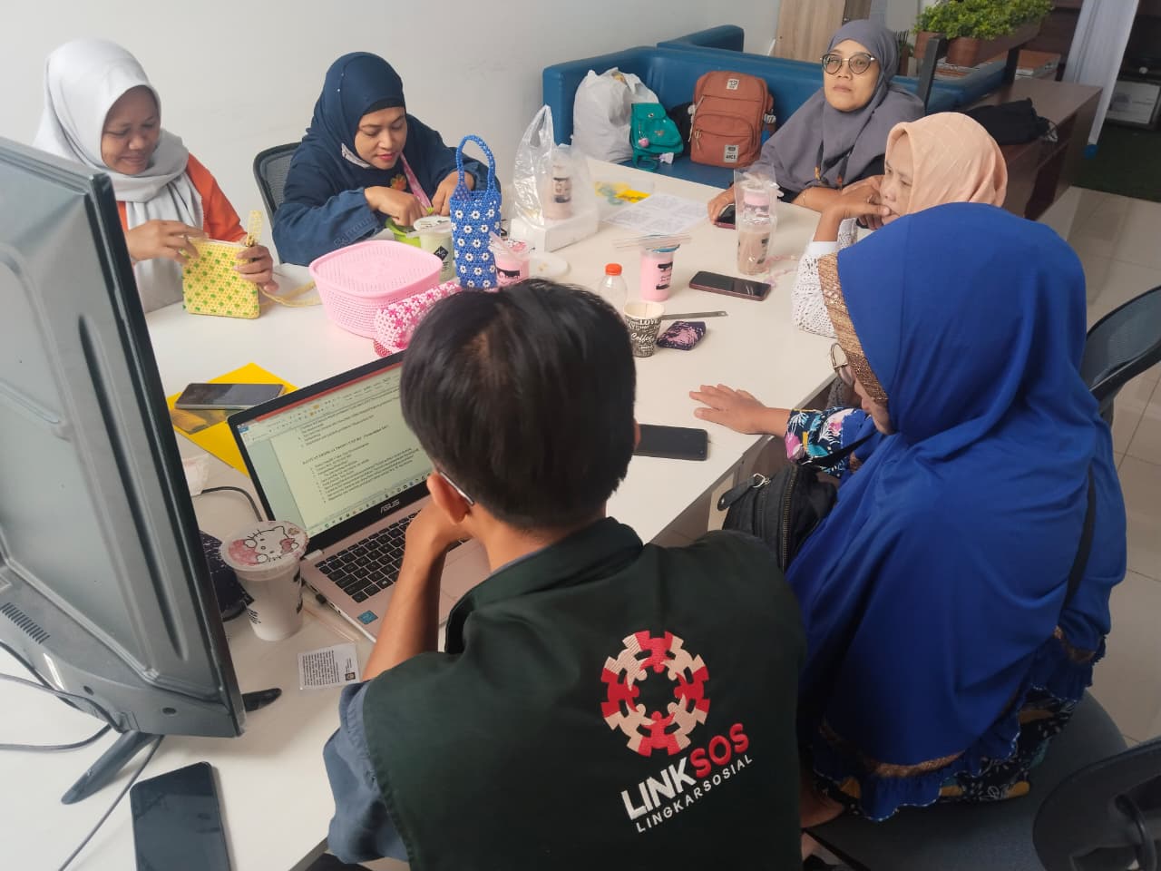 Product Story Layanan Baru untuk UMKM Disabilitas di Pojok Inklusi MCC