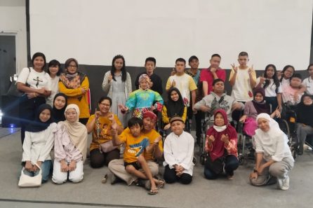 Panggung Seni dan Ekspresi Pawon Difabel di MCC | autisme