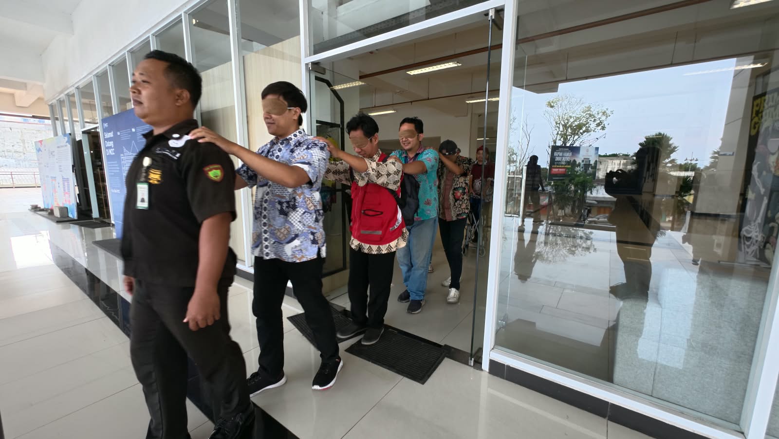 AKSARA INKLUSI ULD-PB Kabupaten Malang Melatih Staf Malang Creative Center (MCC) (5)